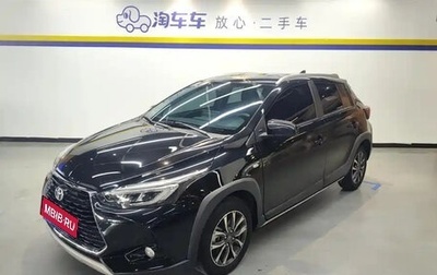 Toyota Yaris XP150 рестайлинг, 2022 год, 1 000 000 рублей, 1 фотография