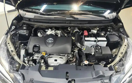 Toyota Yaris XP150 рестайлинг, 2022 год, 1 000 000 рублей, 10 фотография