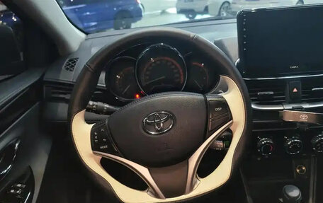 Toyota Yaris XP150 рестайлинг, 2022 год, 1 000 000 рублей, 14 фотография