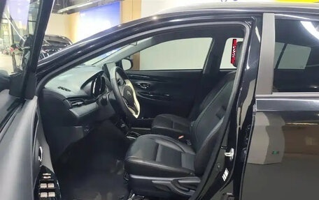 Toyota Yaris XP150 рестайлинг, 2022 год, 1 000 000 рублей, 9 фотография