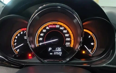 Toyota Yaris XP150 рестайлинг, 2022 год, 1 000 000 рублей, 13 фотография