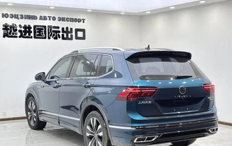 Volkswagen Tiguan II, 2022 год, 2 900 000 рублей, 3 фотография