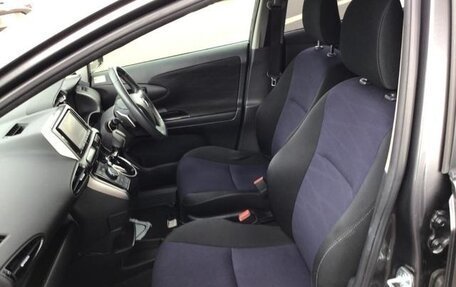 Toyota Wish II, 2016 год, 1 330 000 рублей, 15 фотография