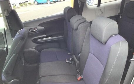 Toyota Wish II, 2016 год, 1 330 000 рублей, 17 фотография