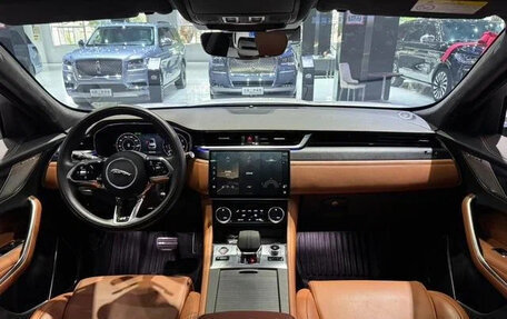 Jaguar F-Pace, 2022 год, 3 900 000 рублей, 5 фотография