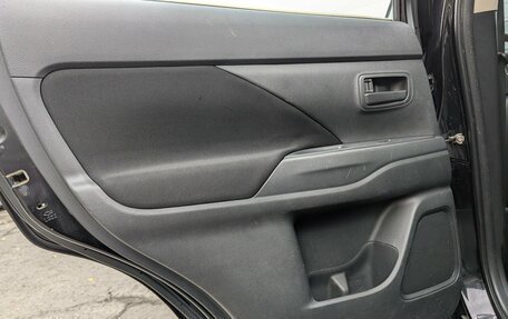 Mitsubishi Outlander III рестайлинг 3, 2014 год, 1 115 000 рублей, 15 фотография