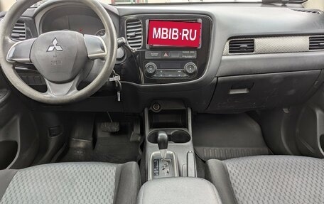 Mitsubishi Outlander III рестайлинг 3, 2014 год, 1 115 000 рублей, 11 фотография