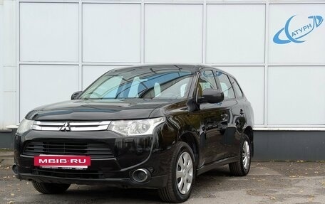 Mitsubishi Outlander III рестайлинг 3, 2014 год, 1 115 000 рублей, 3 фотография