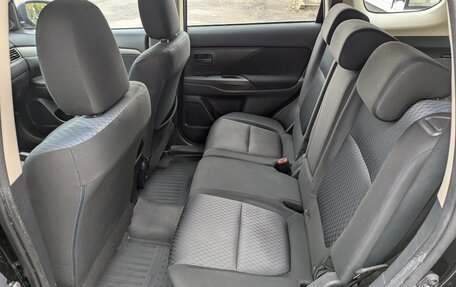 Mitsubishi Outlander III рестайлинг 3, 2014 год, 1 115 000 рублей, 22 фотография