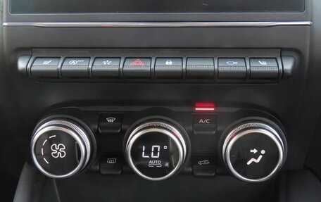 Renault Captur II, 2022 год, 1 200 000 рублей, 16 фотография