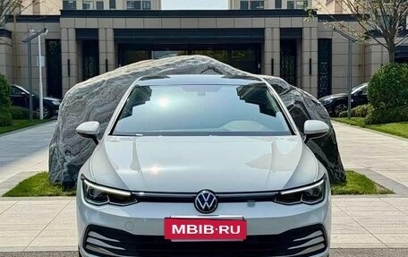 Volkswagen Golf VIII, 2022 год, 1 650 004 рублей, 2 фотография