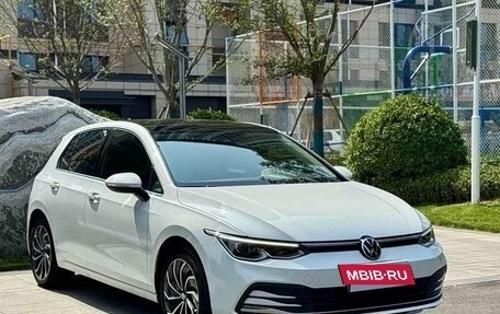 Volkswagen Golf VIII, 2022 год, 1 650 004 рублей, 3 фотография