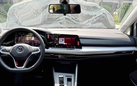 Volkswagen Golf VIII, 2022 год, 1 650 004 рублей, 10 фотография