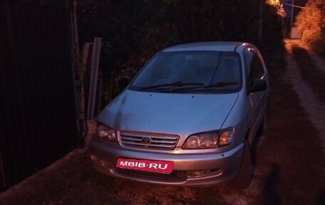 Toyota Ipsum II, 1997 год, 370 000 рублей, 1 фотография