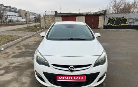 Opel Astra J, 2014 год, 820 000 рублей, 1 фотография