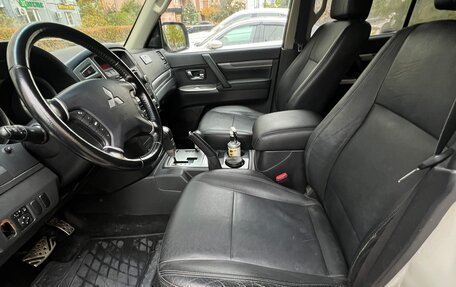 Mitsubishi Pajero IV, 2015 год, 3 025 000 рублей, 6 фотография