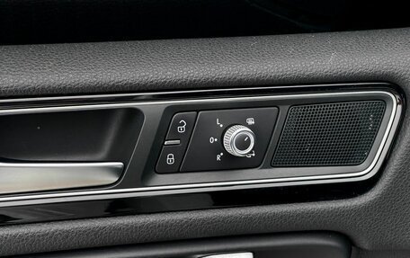 Volkswagen Touareg III, 2017 год, 3 699 000 рублей, 18 фотография