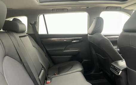 Toyota Highlander, 2025 год, 6 350 000 рублей, 13 фотография