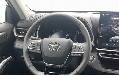 Toyota Highlander, 2025 год, 6 350 000 рублей, 20 фотография