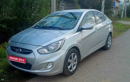 Hyundai Solaris II рестайлинг, 2012 год, 550 000 рублей, 1 фотография