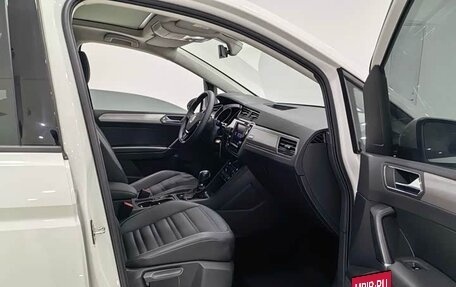 Volkswagen Touran III, 2021 год, 2 147 000 рублей, 5 фотография