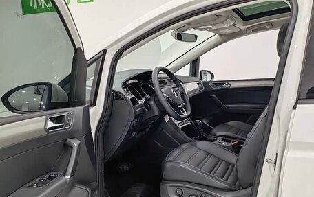 Volkswagen Touran III, 2021 год, 2 147 000 рублей, 11 фотография