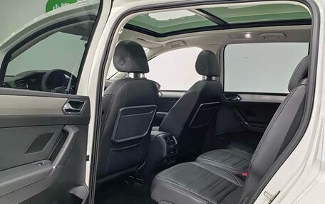 Volkswagen Touran III, 2021 год, 2 147 000 рублей, 8 фотография