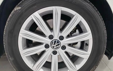 Volkswagen Touran III, 2021 год, 2 147 000 рублей, 6 фотография