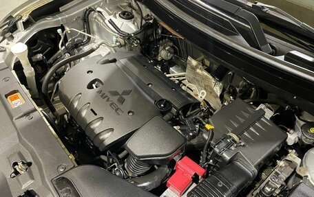 Mitsubishi Outlander III рестайлинг 3, 2013 год, 1 300 000 рублей, 9 фотография