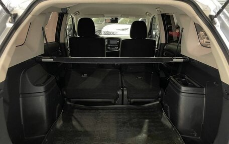 Mitsubishi Outlander III рестайлинг 3, 2013 год, 1 300 000 рублей, 13 фотография