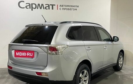 Mitsubishi Outlander III рестайлинг 3, 2013 год, 1 300 000 рублей, 5 фотография