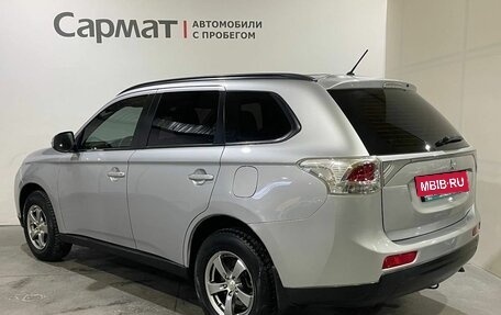 Mitsubishi Outlander III рестайлинг 3, 2013 год, 1 300 000 рублей, 7 фотография