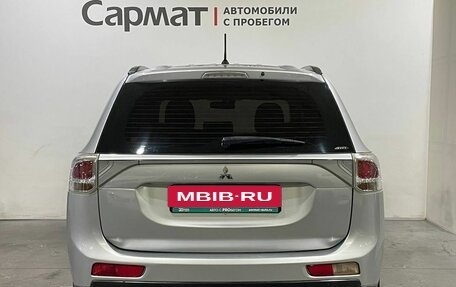 Mitsubishi Outlander III рестайлинг 3, 2013 год, 1 300 000 рублей, 6 фотография