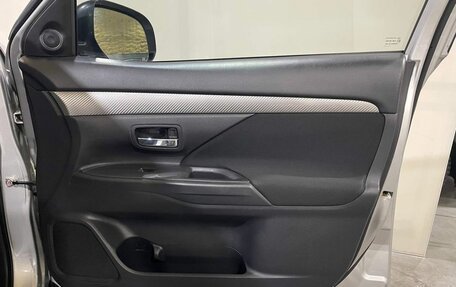 Mitsubishi Outlander III рестайлинг 3, 2013 год, 1 300 000 рублей, 15 фотография