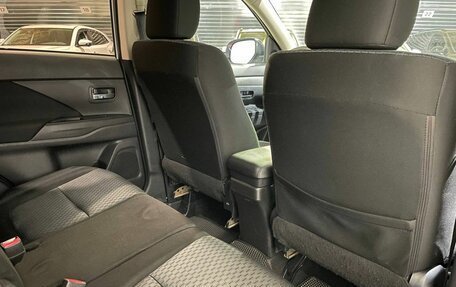 Mitsubishi Outlander III рестайлинг 3, 2013 год, 1 300 000 рублей, 26 фотография