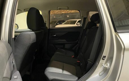 Mitsubishi Outlander III рестайлинг 3, 2013 год, 1 300 000 рублей, 21 фотография