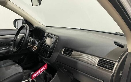 Mitsubishi Outlander III рестайлинг 3, 2013 год, 1 300 000 рублей, 25 фотография