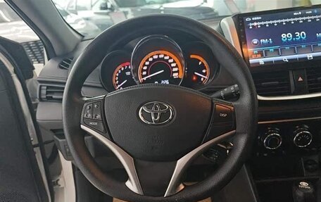 Toyota Yaris, 2022 год, 1 240 004 рублей, 7 фотография