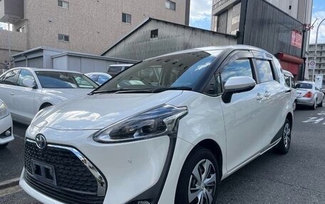 Toyota Sienta II, 2022 год, 1 074 000 рублей, 4 фотография