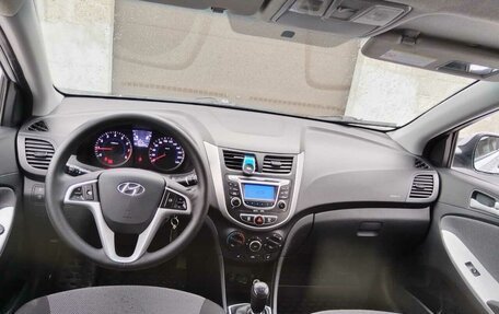 Hyundai Solaris II рестайлинг, 2012 год, 550 000 рублей, 7 фотография