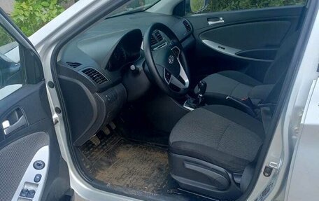 Hyundai Solaris II рестайлинг, 2012 год, 550 000 рублей, 5 фотография