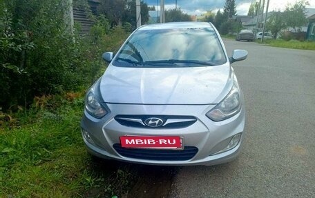 Hyundai Solaris II рестайлинг, 2012 год, 550 000 рублей, 2 фотография