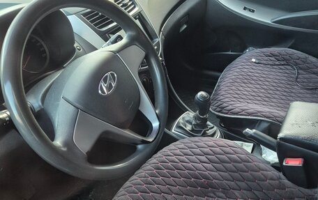 Hyundai Solaris II рестайлинг, 2016 год, 600 000 рублей, 7 фотография