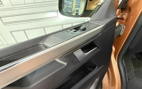 Volkswagen Multivan T6 рестайлинг, 2020 год, 6 700 000 рублей, 12 фотография