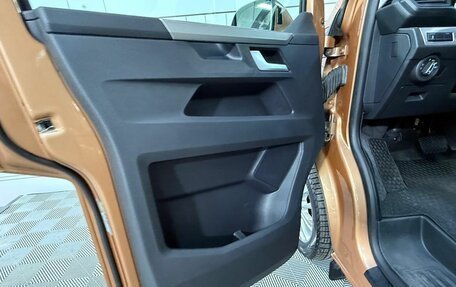 Volkswagen Multivan T6 рестайлинг, 2020 год, 6 700 000 рублей, 11 фотография