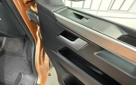 Volkswagen Multivan T6 рестайлинг, 2020 год, 6 700 000 рублей, 24 фотография