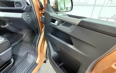 Volkswagen Multivan T6 рестайлинг, 2020 год, 6 700 000 рублей, 23 фотография