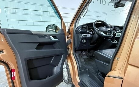 Volkswagen Multivan T6 рестайлинг, 2020 год, 6 700 000 рублей, 13 фотография