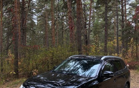 Mitsubishi Outlander III рестайлинг 3, 2017 год, 1 600 000 рублей, 1 фотография