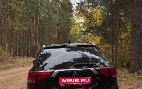 Mitsubishi Outlander III рестайлинг 3, 2017 год, 1 600 000 рублей, 7 фотография